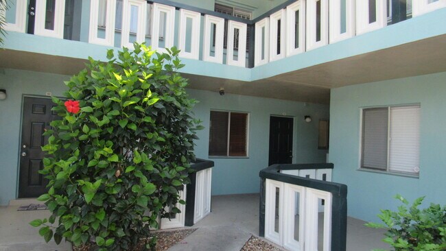 Building Photo - 306 E Ocean Ave