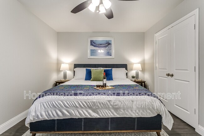 Building Photo - 825 Juno Ln