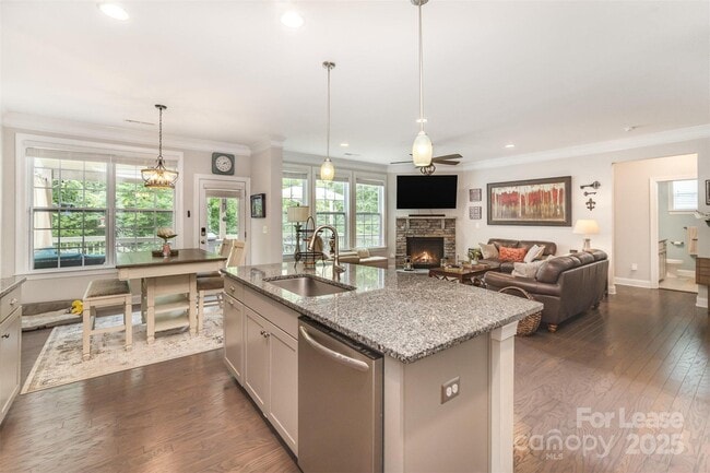 Building Photo - 118 Tomahawk Drive