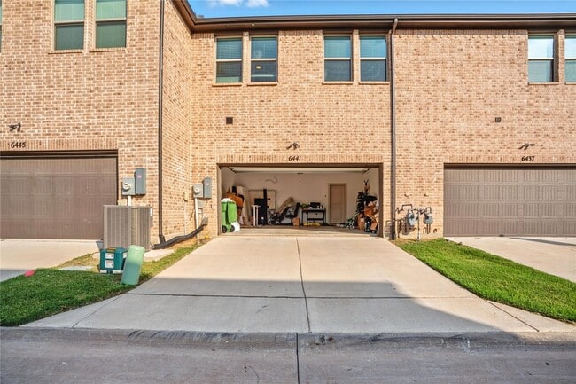 Building Photo - 6441 Iron Horse Blvd