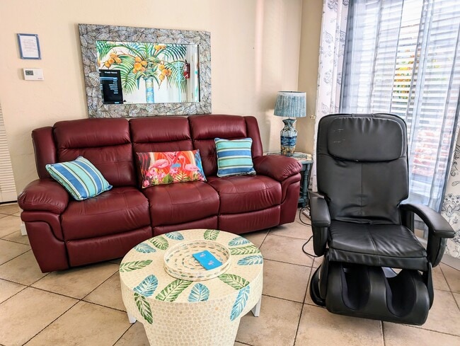 Building Photo - 814 67th St S