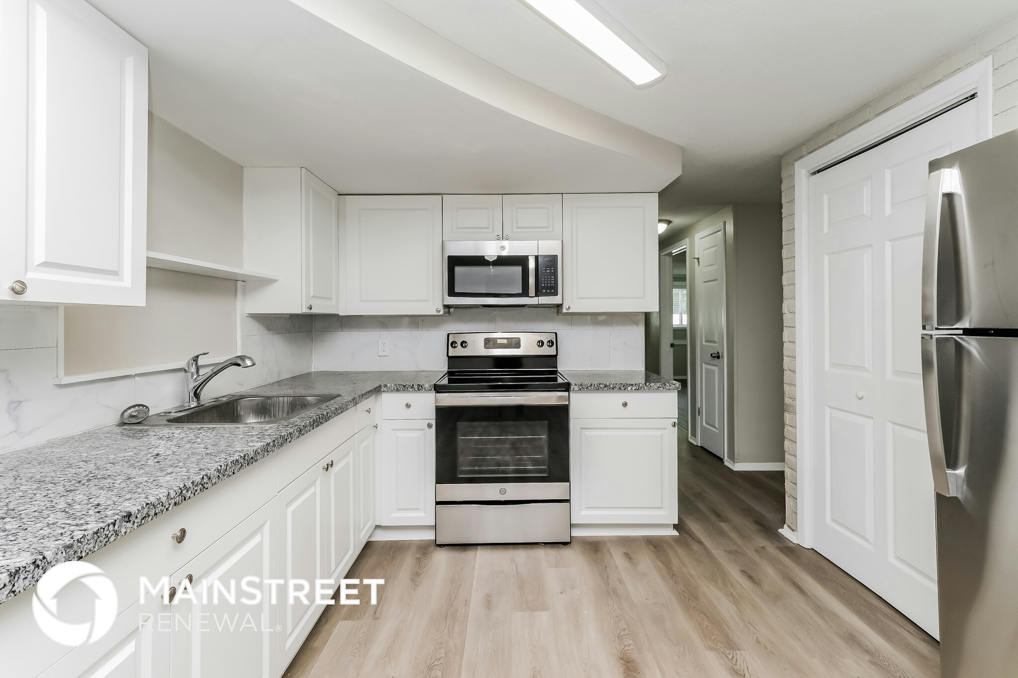 Building Photo - 5528 Daisy Dr