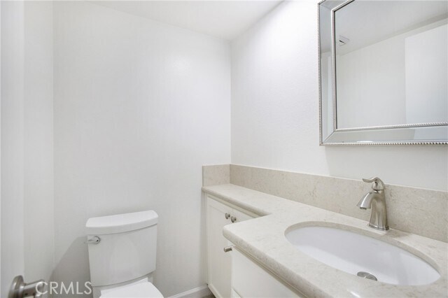 Building Photo - 552 Cypress Dr