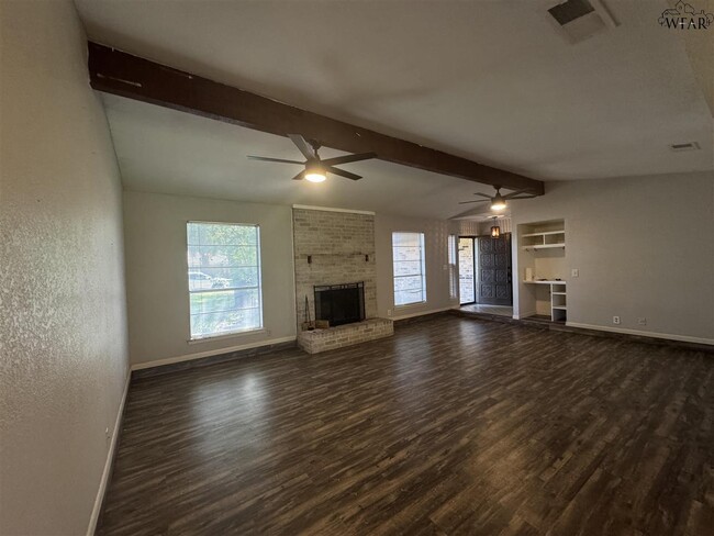Building Photo - 3002 Cromwell Ave