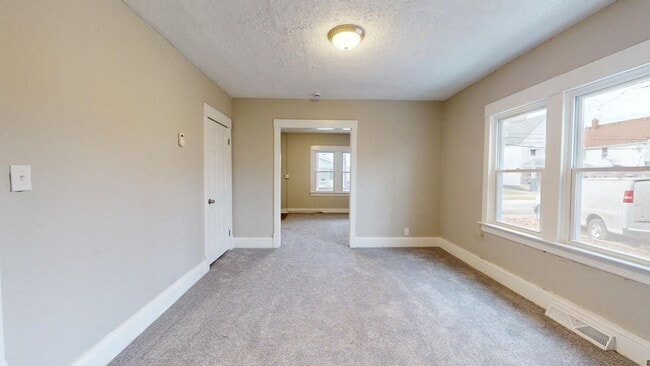 Building Photo - Stockyards Area - 2 Bedrooms - Single Fami...