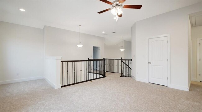 Building Photo - 213 Poole Ln