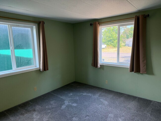 Building Photo - 3-bedroom 2 bath house in Springfield!