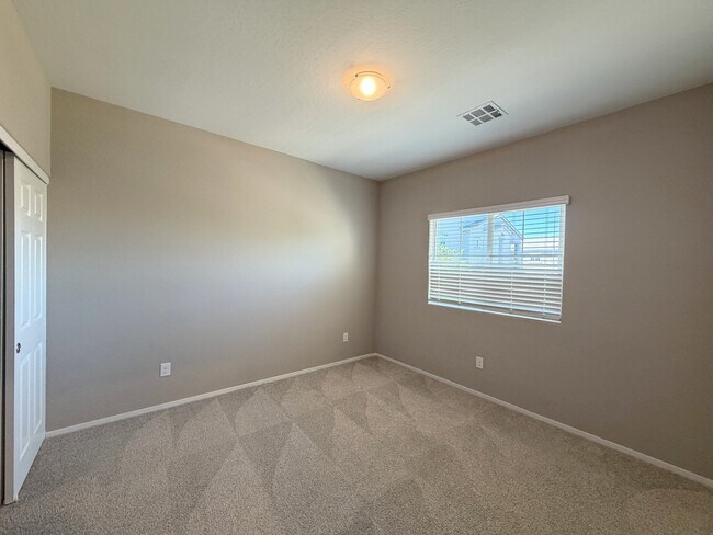 Building Photo - 4495 Vigny St