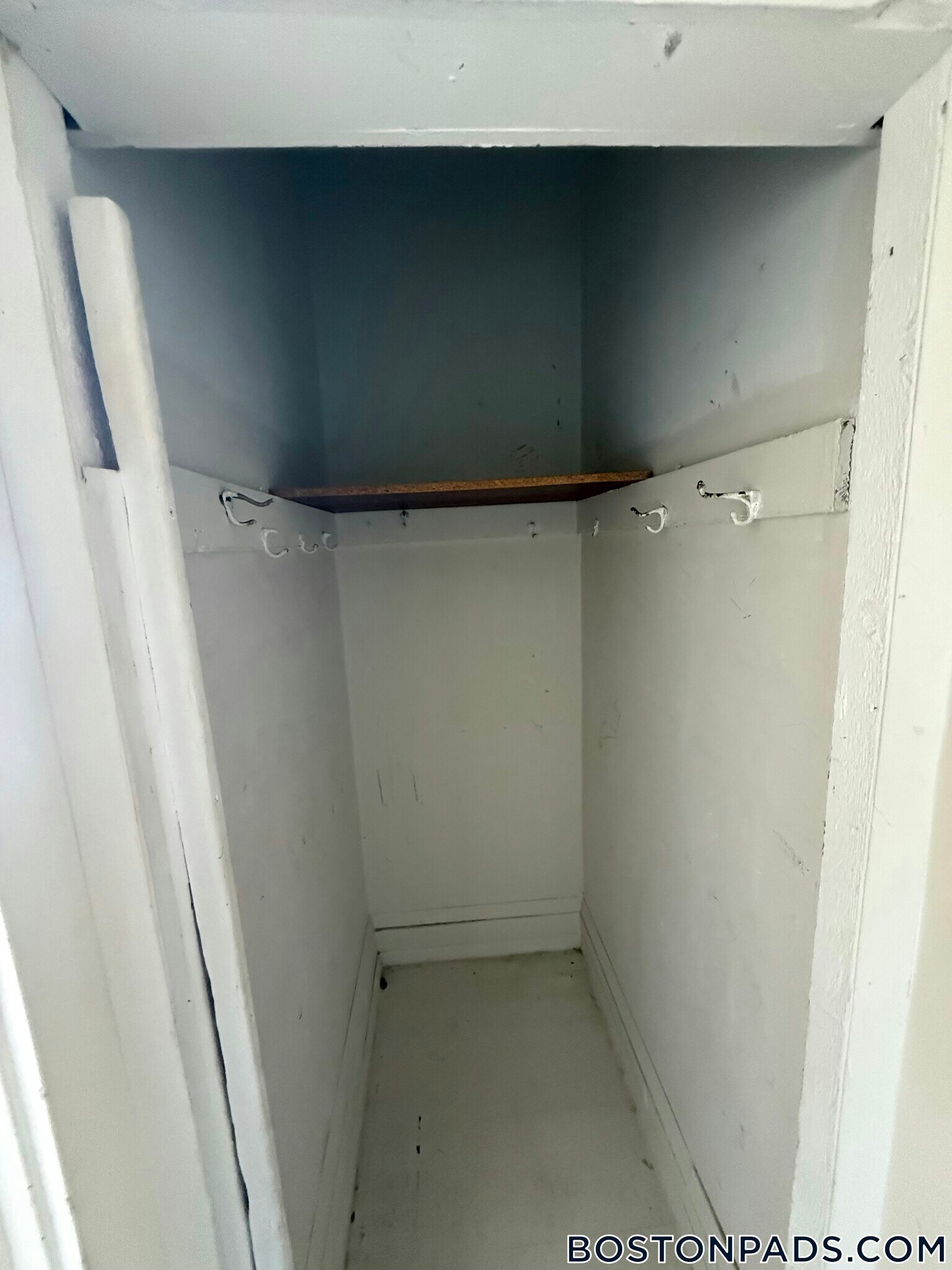 Building Photo - 9 Linden St