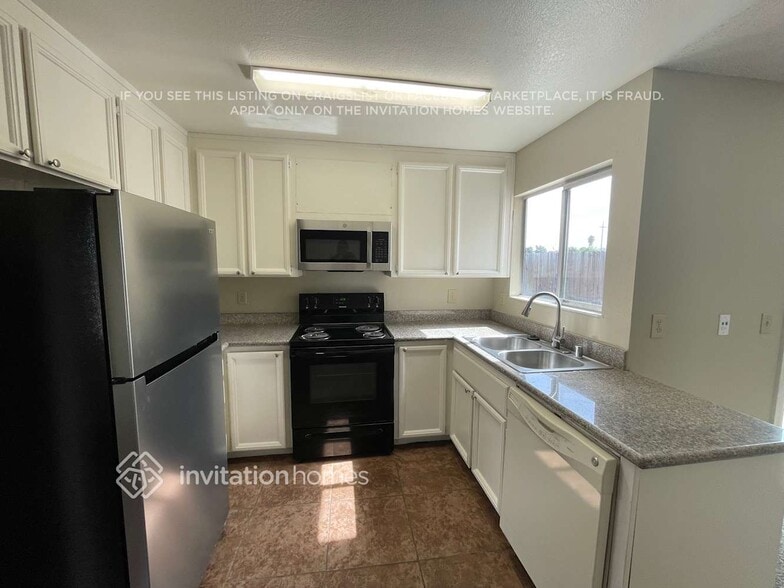 Building Photo - 3442 Chandler Cir