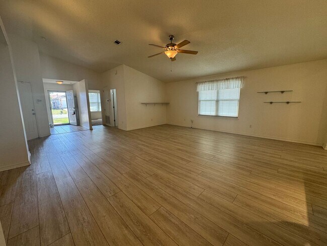 Building Photo - West Pensacola - Emerald Shores - 3 bedroom, 2 bathroom with enclosed sunroom