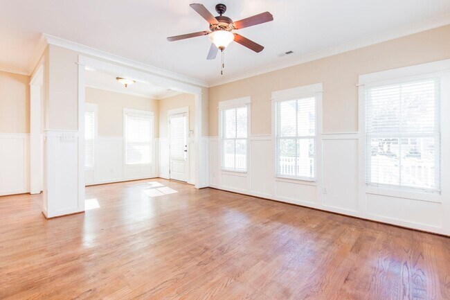 Building Photo - Introducing Your Dream Home in Norfolk: Elegant 3-Bedroom, 2.5-Bath Haven on 2 Floors