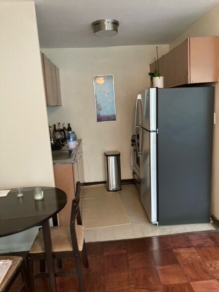 studio kitcnen - 522 21st St NW