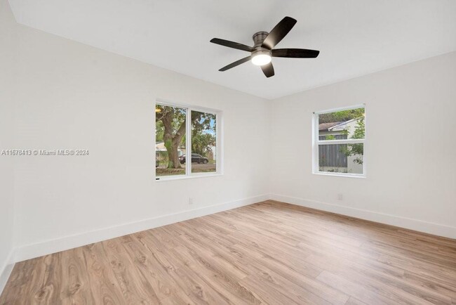 Building Photo - 3 bedroom in Hollywood FL 33020