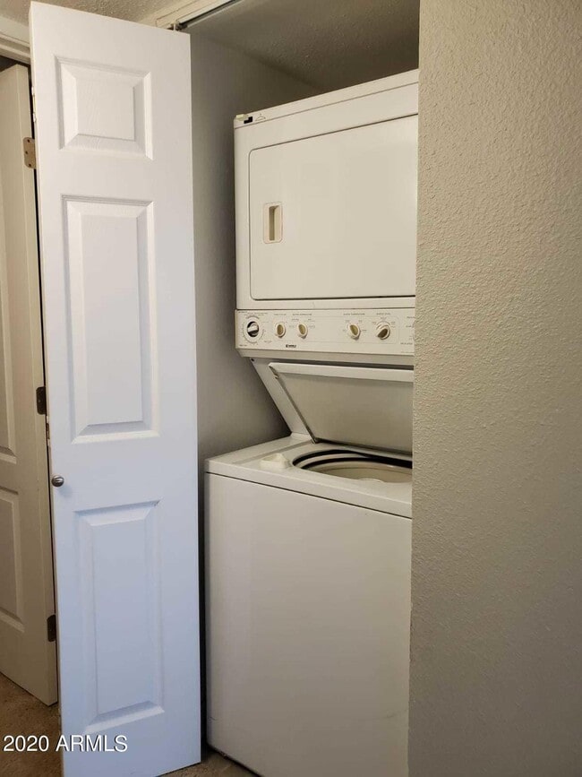 Building Photo - 3329 W Danbury Dr