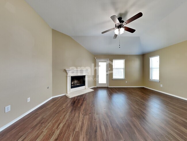 Building Photo - 265 Firwood N