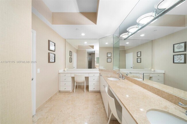 Building Photo - 4775 Collins Ave