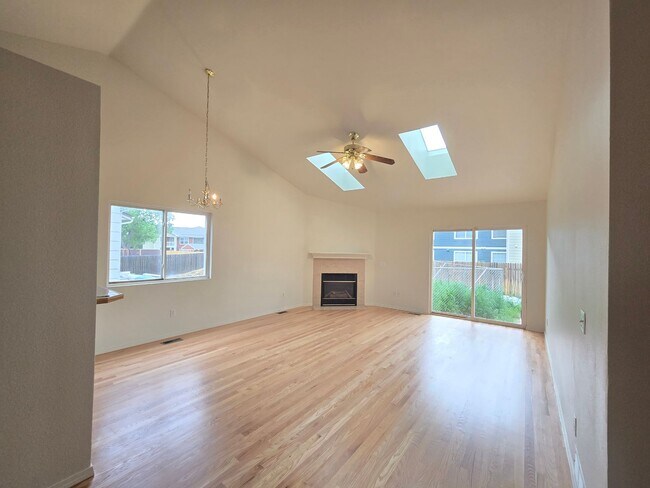 Building Photo - 4 Bedroom Ranch Style Home