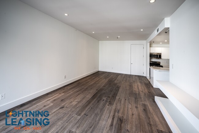 Building Photo - 8811-8813 Burton Way