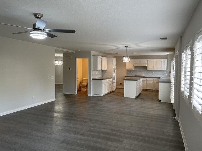 Building Photo - 1167 Innisfree Ct