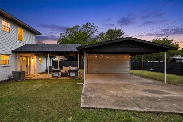 Building Photo - 8635 Strathmore Dr