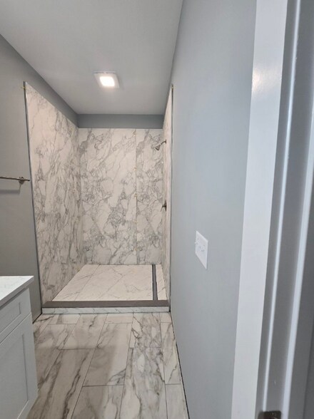 Building Photo - 703 Ga Ln
