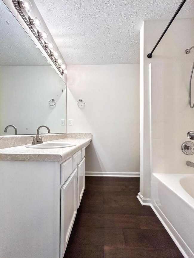 Building Photo - 4159 Park Chase Dr