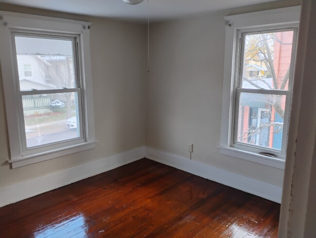 Building Photo - 817 Bancroft Ct