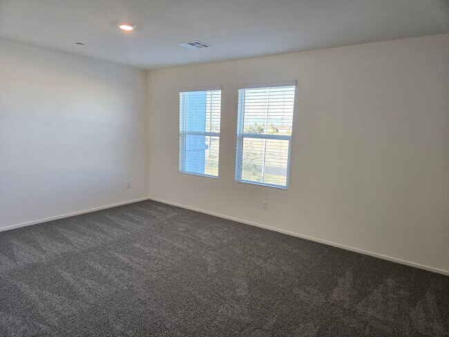 Building Photo - Kalea Trails Gated Cosmos Garden