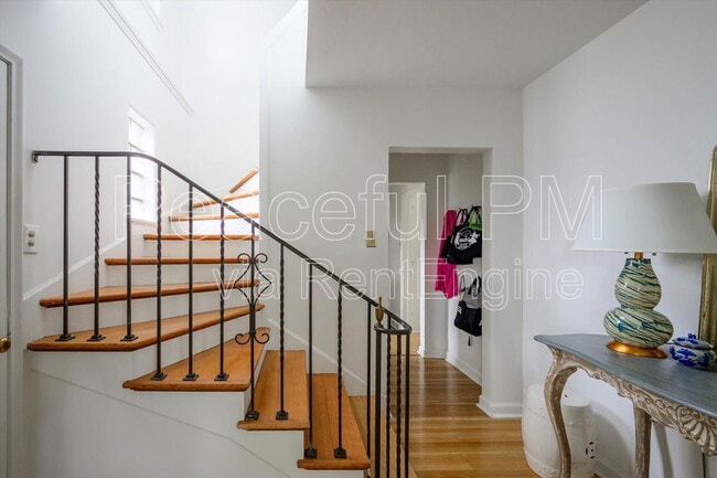 Building Photo - 949 S 2300 E