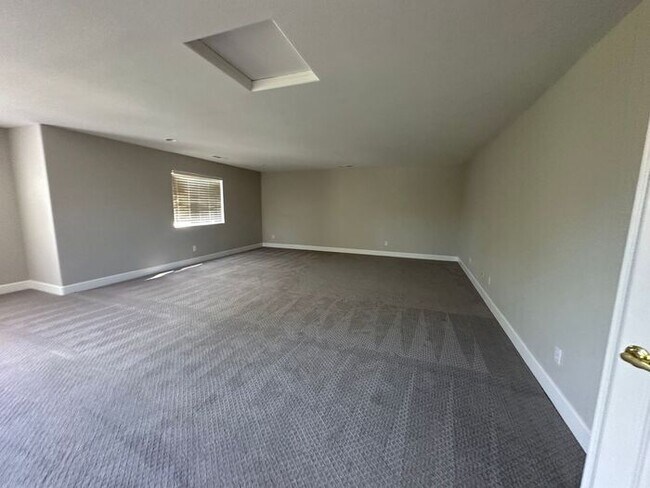 Building Photo - 2310 Madrid Dr