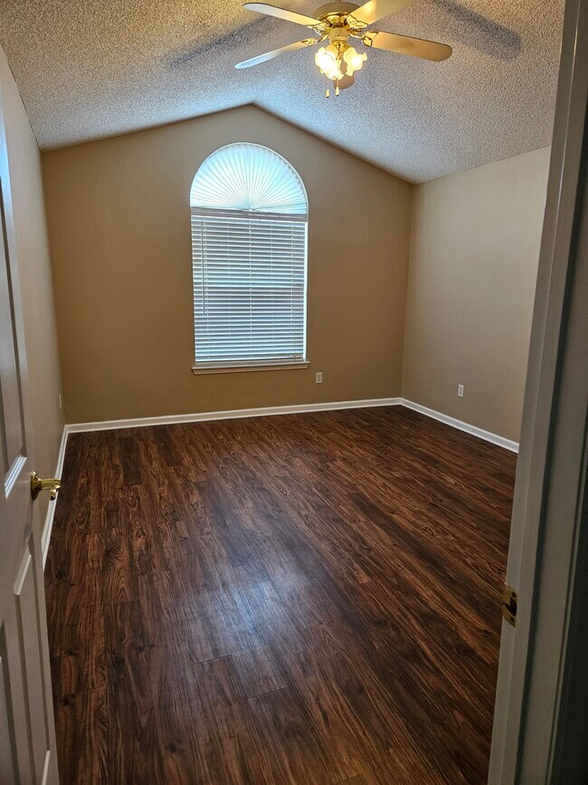 Building Photo - 3343 Burgandy Branch Dr