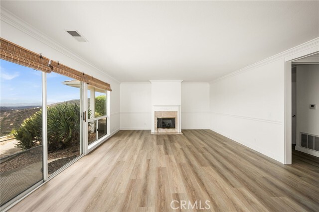 Building Photo - 1545 Skyline Dr