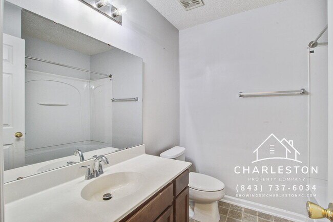 Building Photo - 230 Darcy Ave