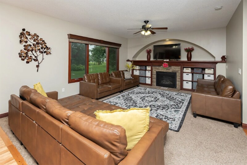 Building Photo - 8700 Wooded Point Dr
