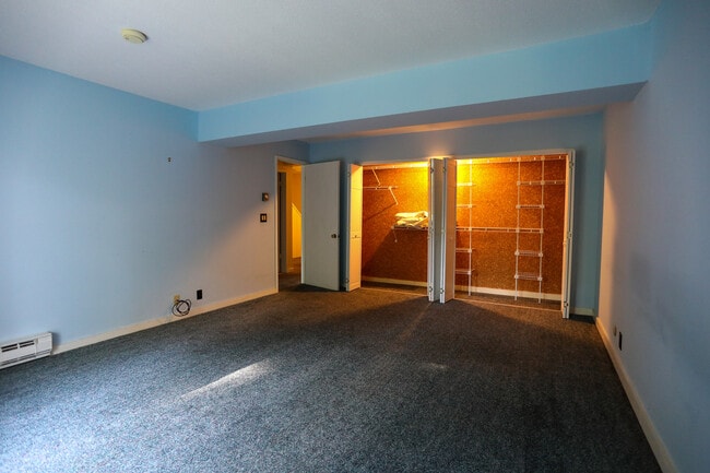 Building Photo - 111 Brook Hollow
