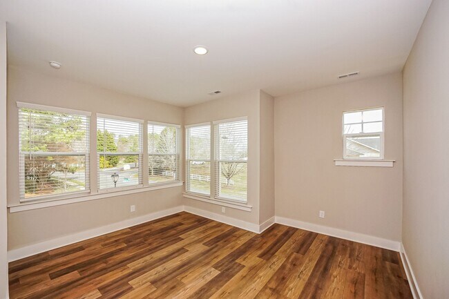 Building Photo - Brand New End-Unit Townhome | 3 BR/2.5BA | 1-Car Garage | Near Downtown Mooresville