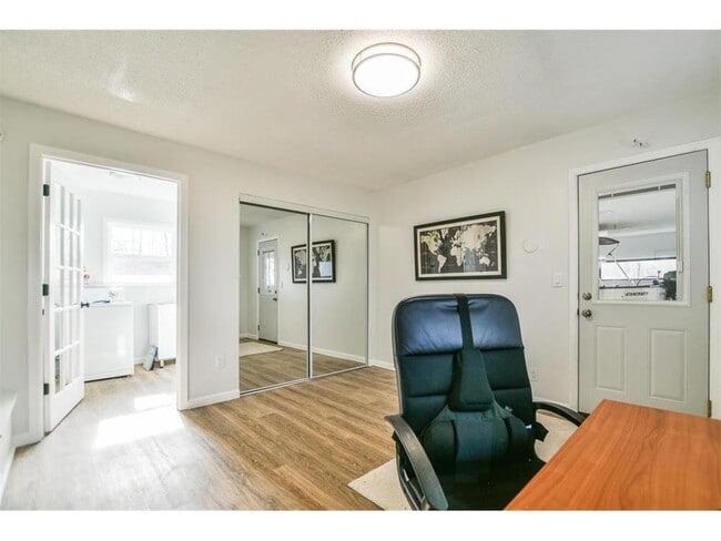 Building Photo - 1621 Larson Dr