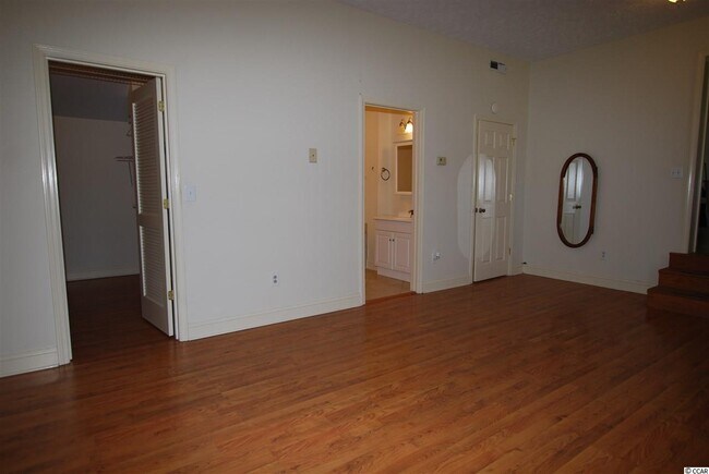 Building Photo - 402 50th Ave N