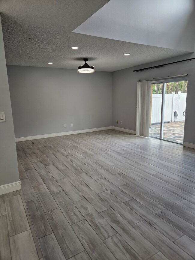 Building Photo - Welcome to your dream townhome!