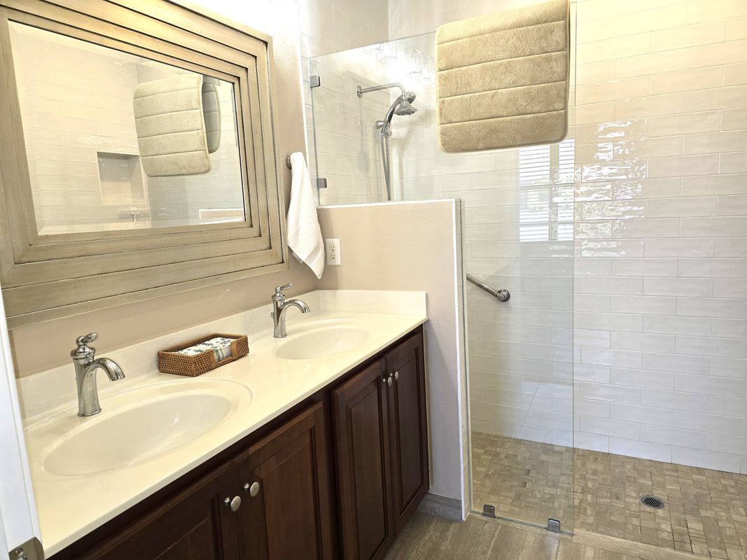Building Photo - 5646 Sunset Falls Dr