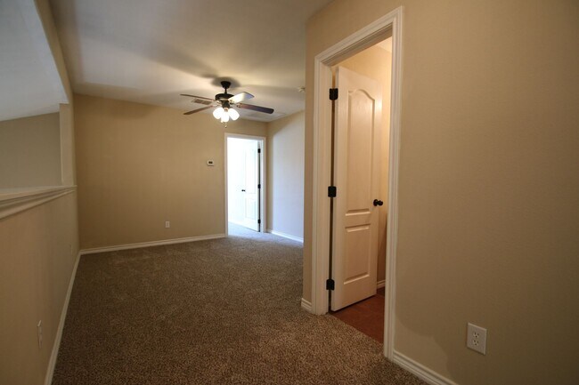 Building Photo - ~INVITING 3/2.5 Townhome Includes Granite in Kitchen & All Kitchen Appliances***Landscaping Inclu...