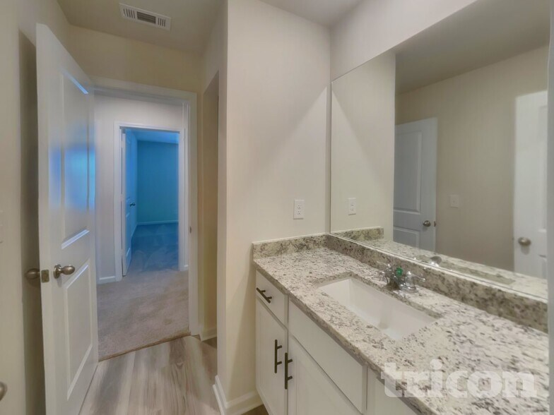 Building Photo - 259 Oliver Dr