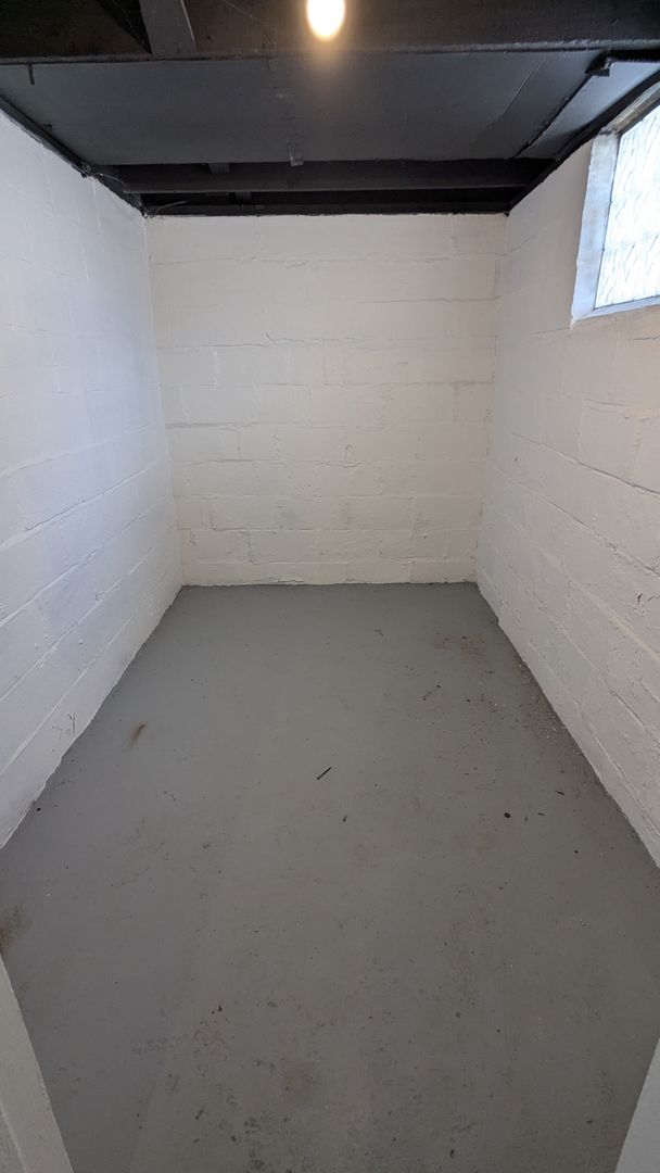 Building Photo - Welcome to this newly renovated, 3-bedroom home located in the heart of Akron