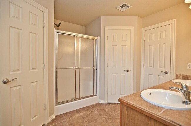 Building Photo - 611 Firewood Dr