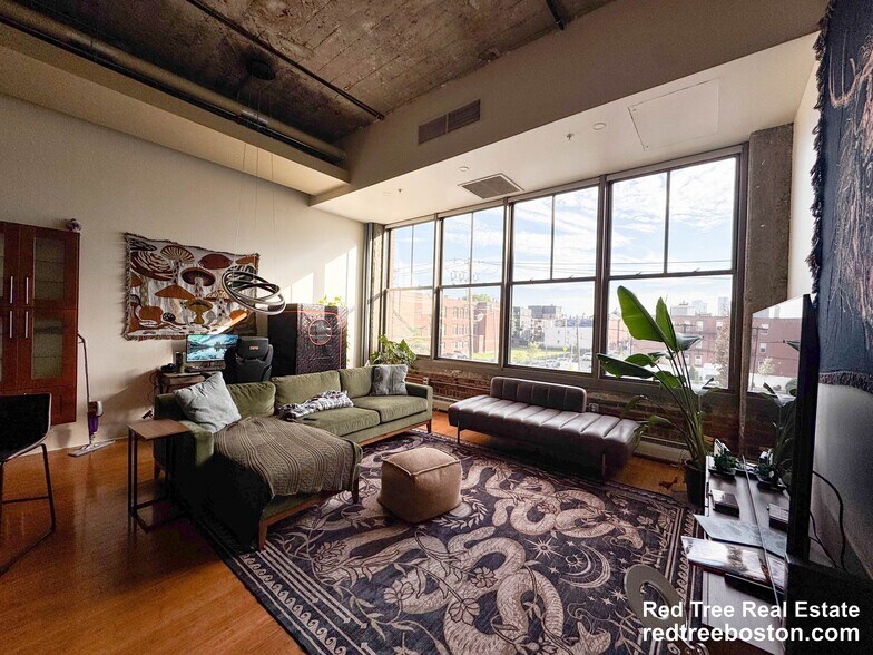 Building Photo - 156 Porter St