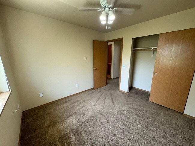 Building Photo - BONUS RENT SPECIAL! Backyard Oasis: 3 Bedroom 2 Bath House Available!