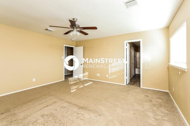 Building Photo - 3 Bedroom Pet-Friendly Home in San Antonio, TX with Main Street Renewal