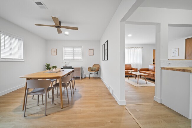 Building Photo - 1105 Julienne Dr