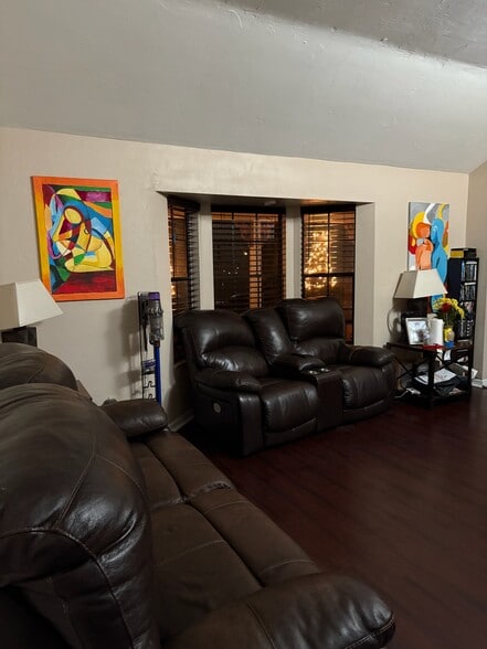 Living room - 10928 NW 34th Pl